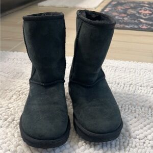 UGGS women size 5